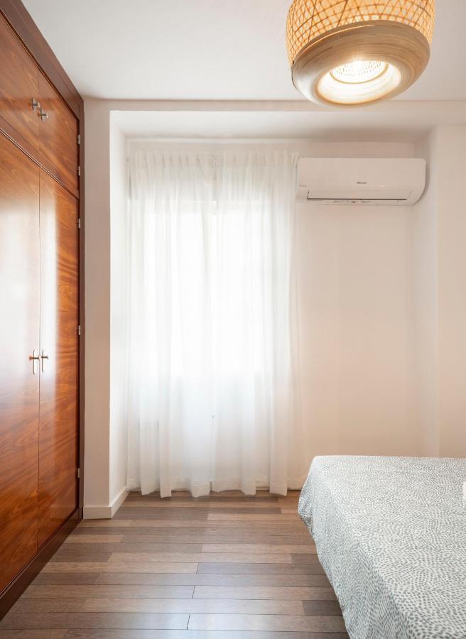 Oasis En El Corazon De Granada Con Parking Gratis Apartment Luaran gambar